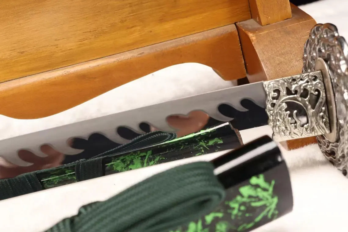 Green Sheath Samurai Katana, Handcrafted Collectible Sword with Ornate Silver Tsuba, Decorative Japanese Style Blade for Display